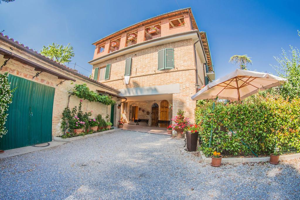 I Due Cipressi Guest House Torrenieri ภายนอก รูปภาพ