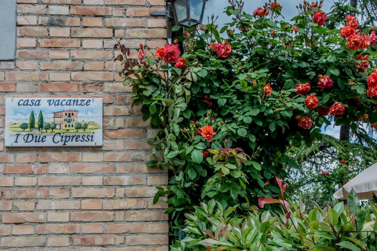 I Due Cipressi Guest House Torrenieri ภายนอก รูปภาพ
